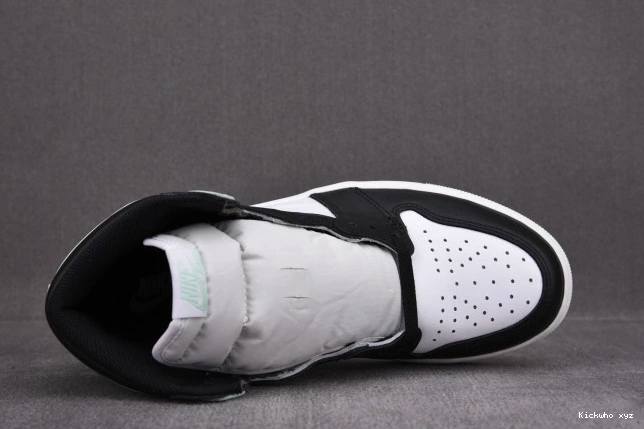 High 861428-100 Jordan 1 Retro Igloo 0822